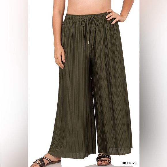 PLUS SIZE WOVEN PLEATED WIDE LEG PANTS PALAZZO LINING OLIVE GREEN NEW - Picture 1 of 1